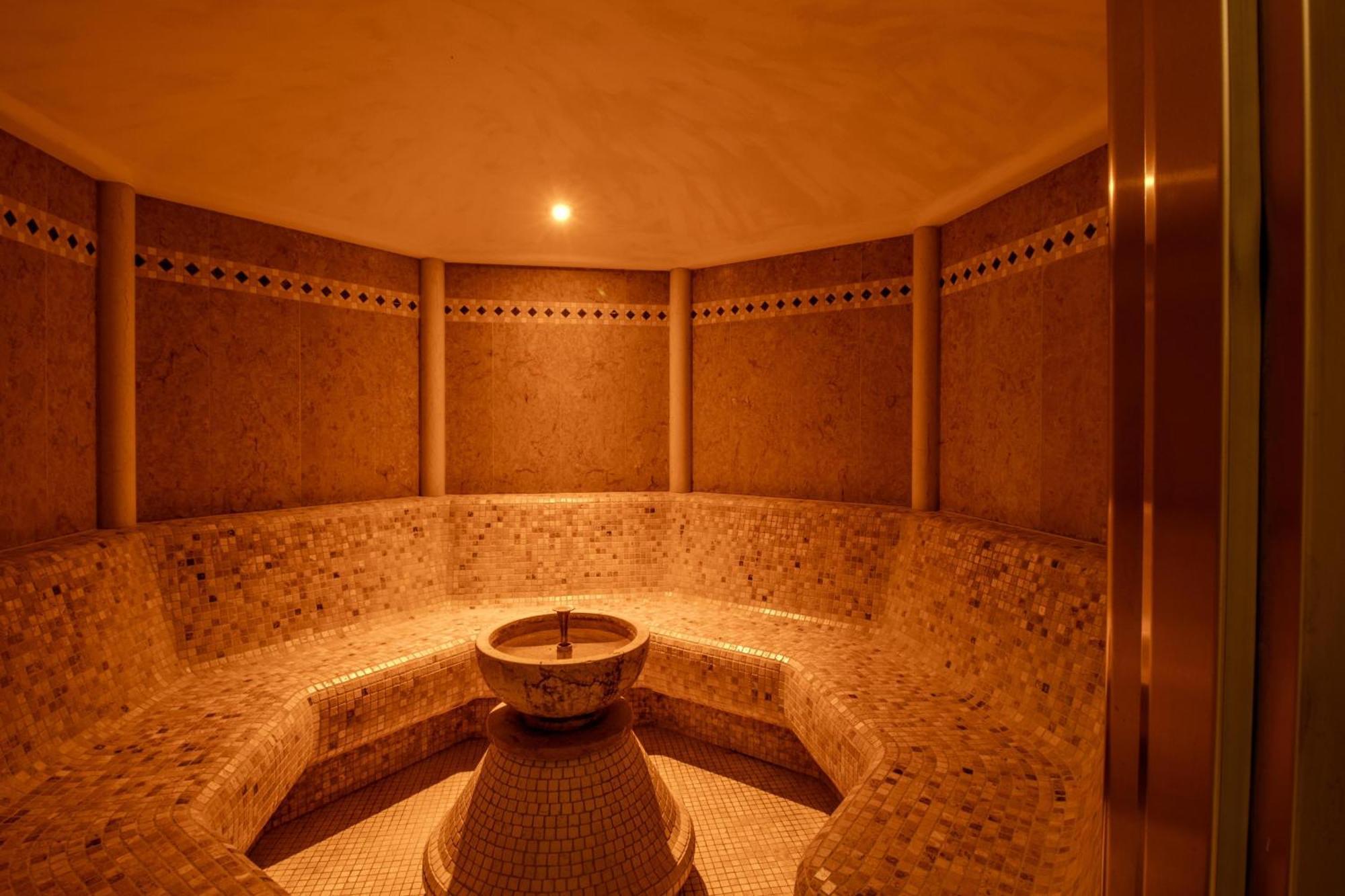 Paradise Hotel&wellness 4*